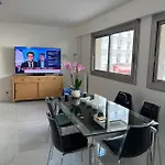 Expo Cosy Appt T5 Avec Jardin Apartamento