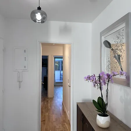 شقة Expo Cosy Appt T5 Avec Jardin *